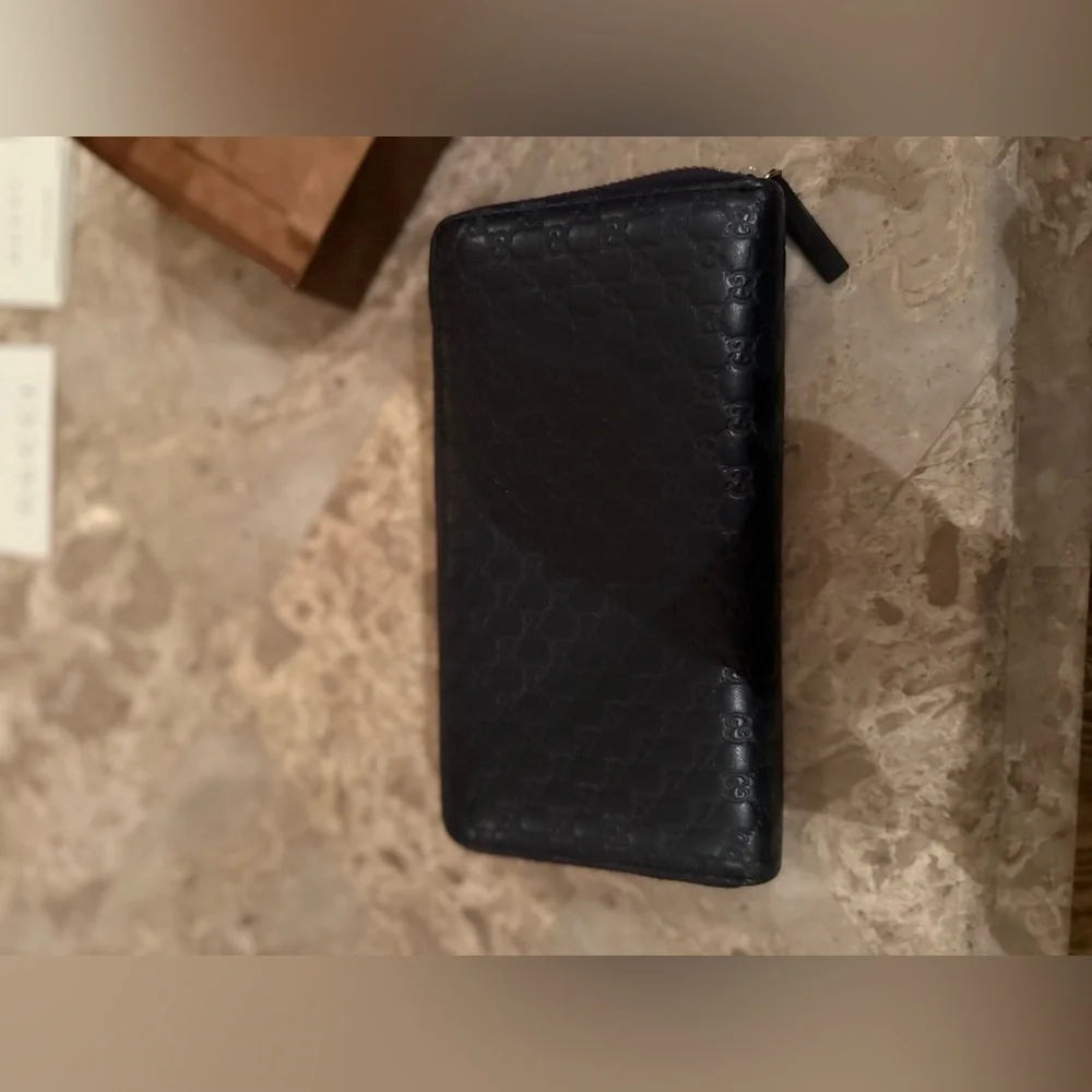 ♠️EUC♠️ Gucci Microguccissima Pattern Leather Wallet - Picture 5 of 14